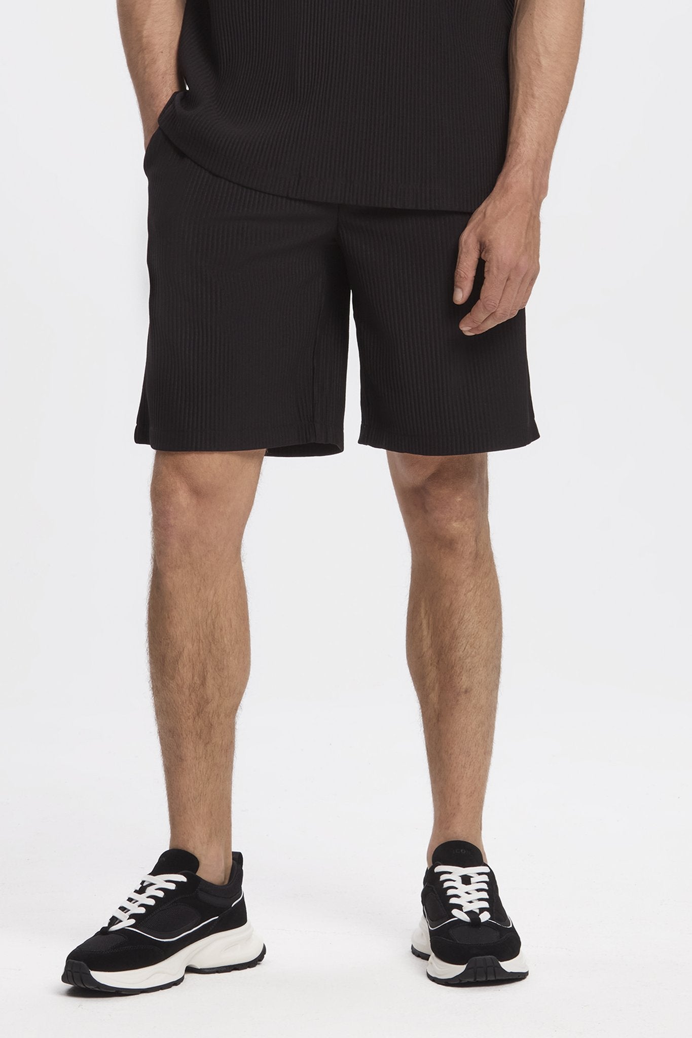 THE PLEATED SHORT SET