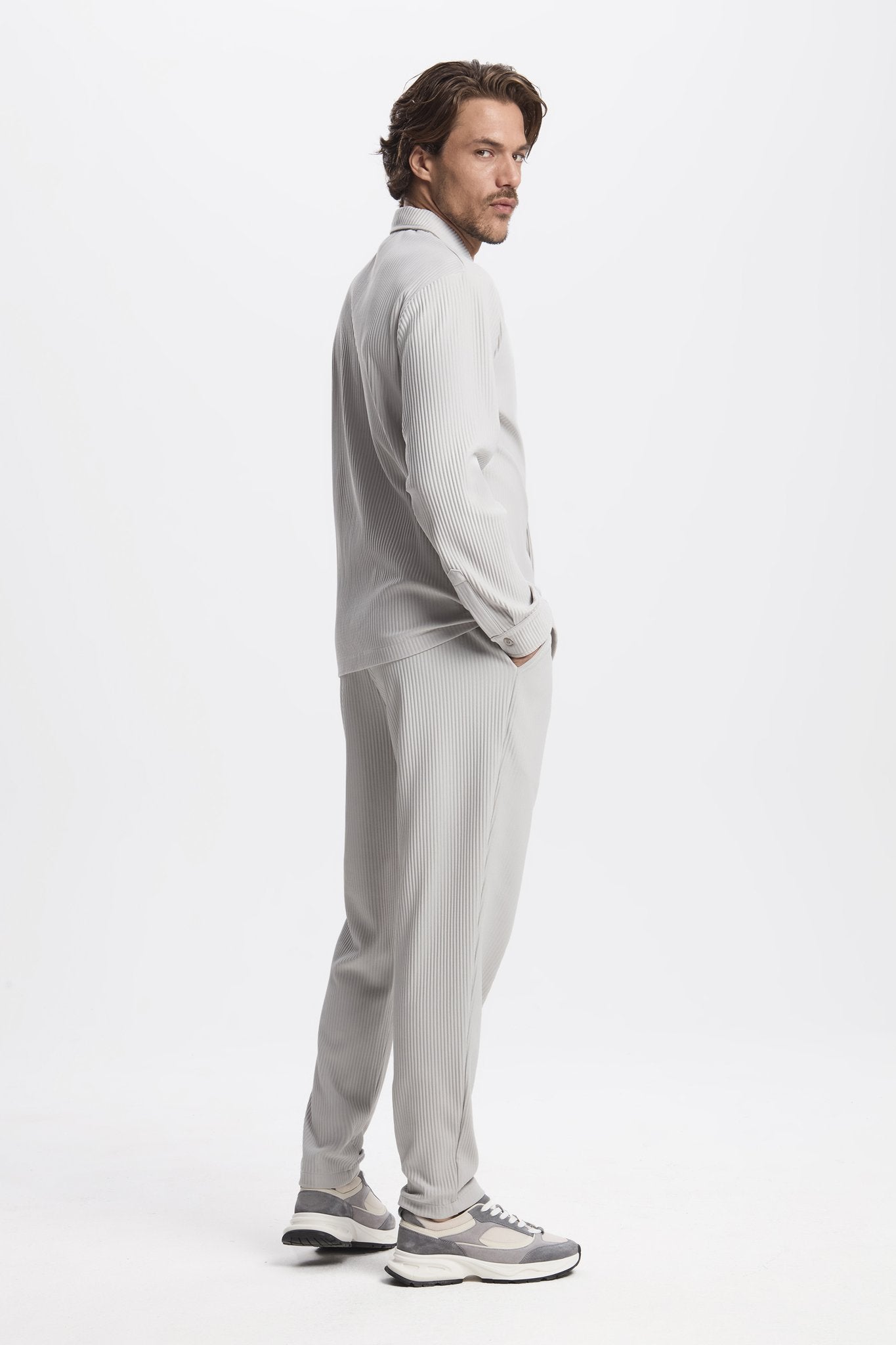 THE PLEATED LONG SET