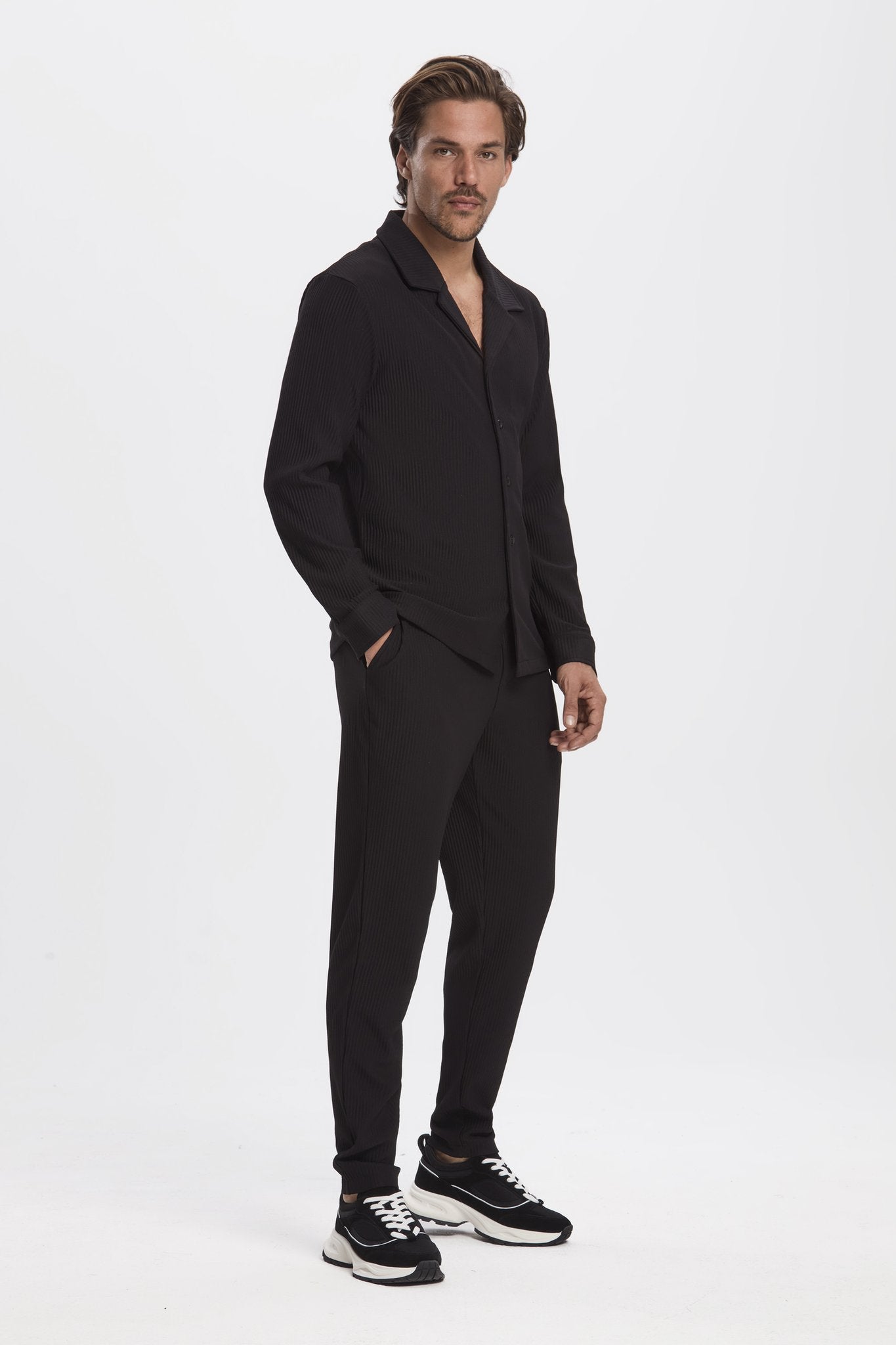 THE PLEATED LONG SET