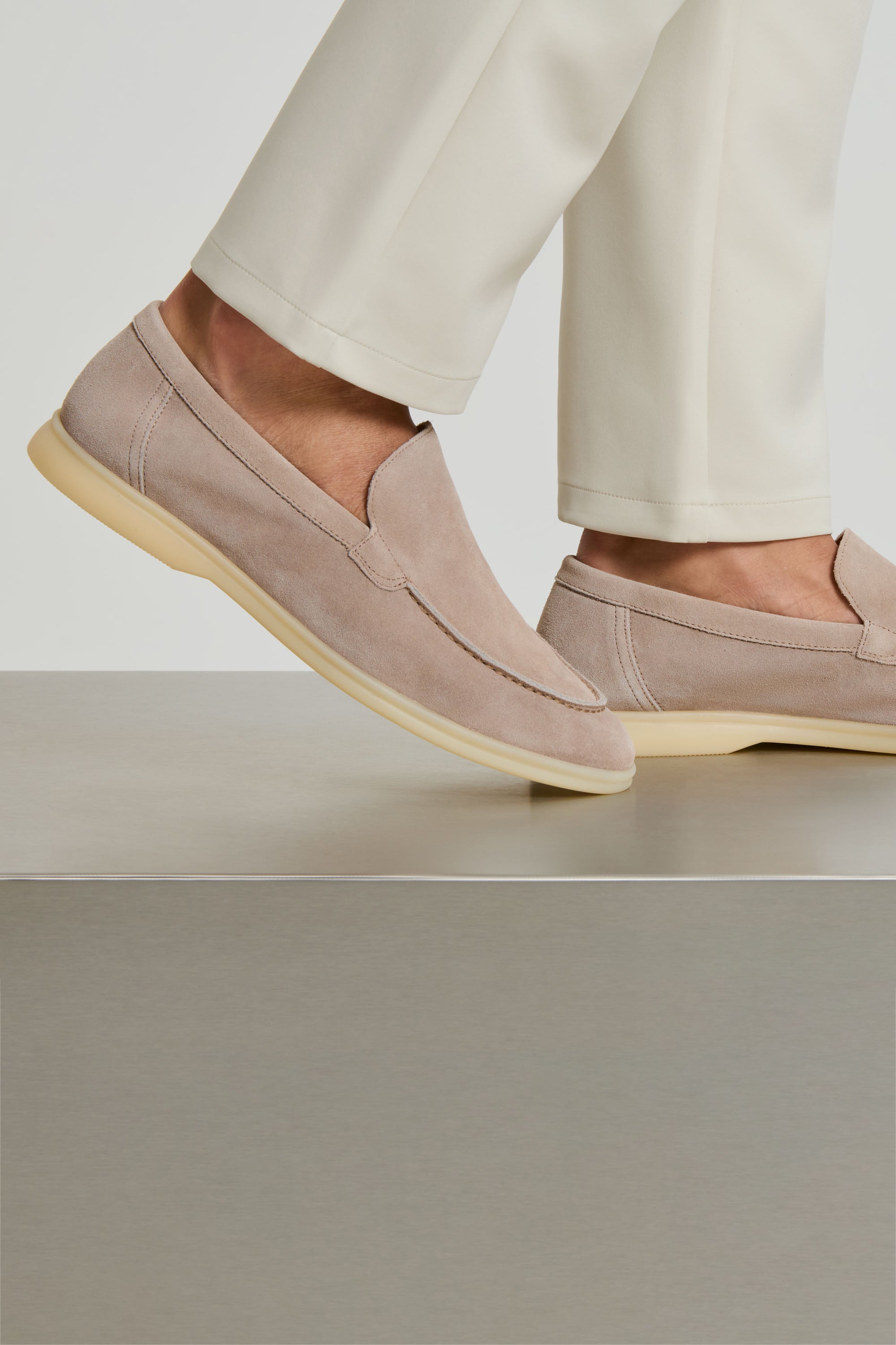 #color_Taupe