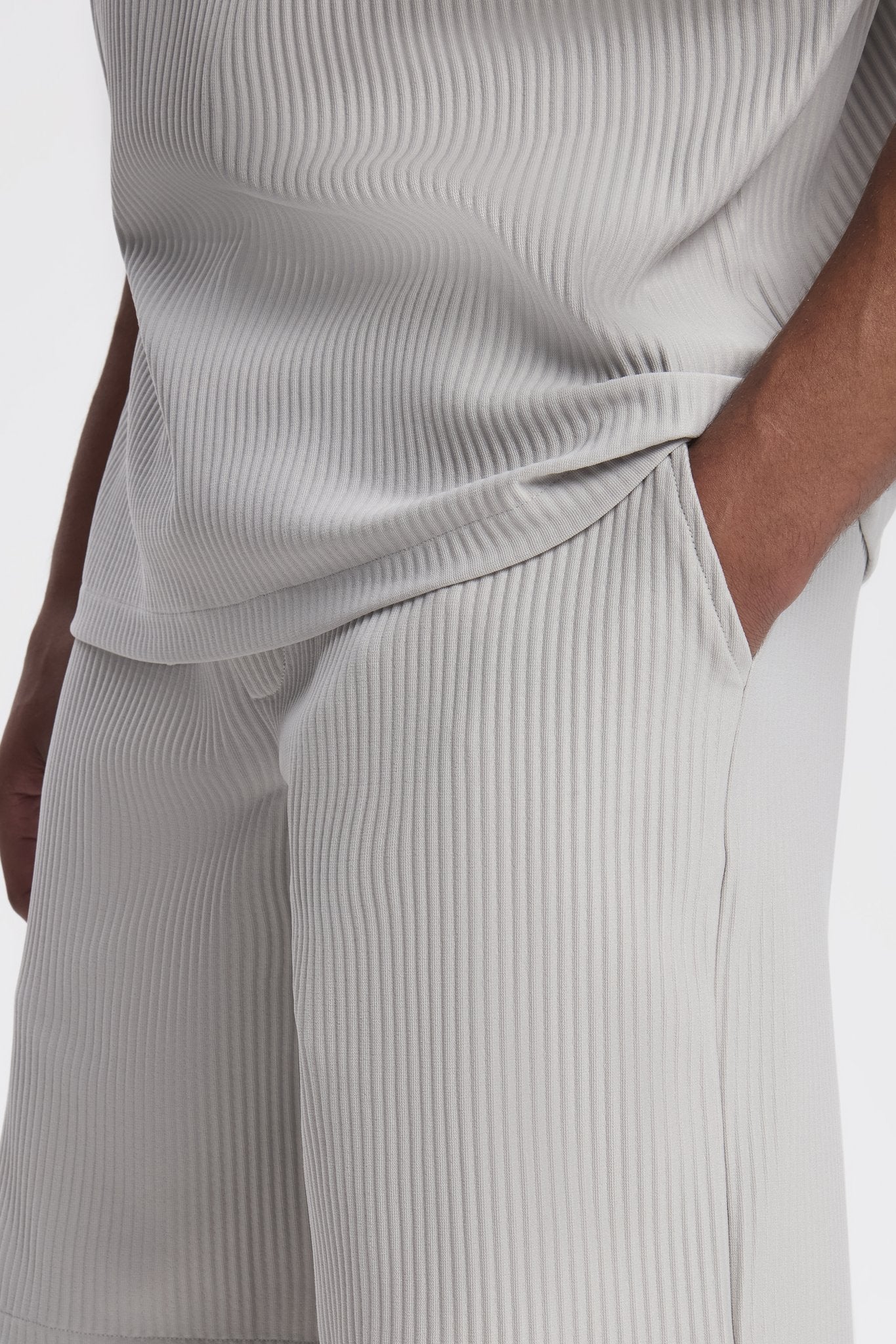 THE PLEATED SET - GREY